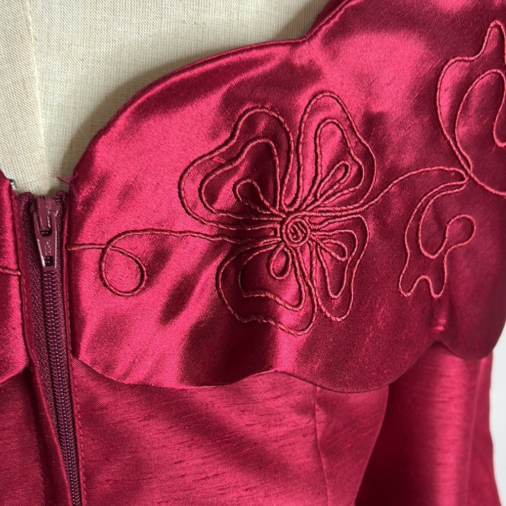 Jiuliani Rick fed maroon cocktail dress - Picture 7 of 11